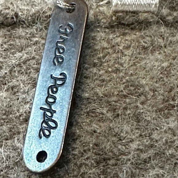 Free People women’s sweater size Medium - Picture 5 of 5